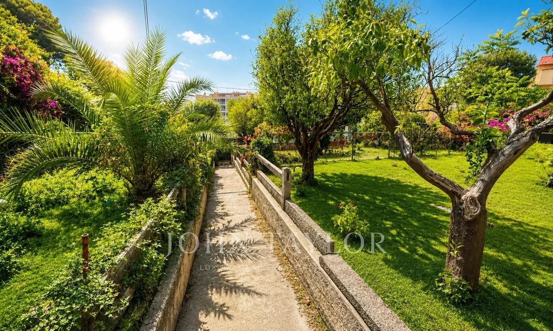 House in Cap-d'Ail, Provence-Alpes-Côte d'Azur, France 2 - 18561496