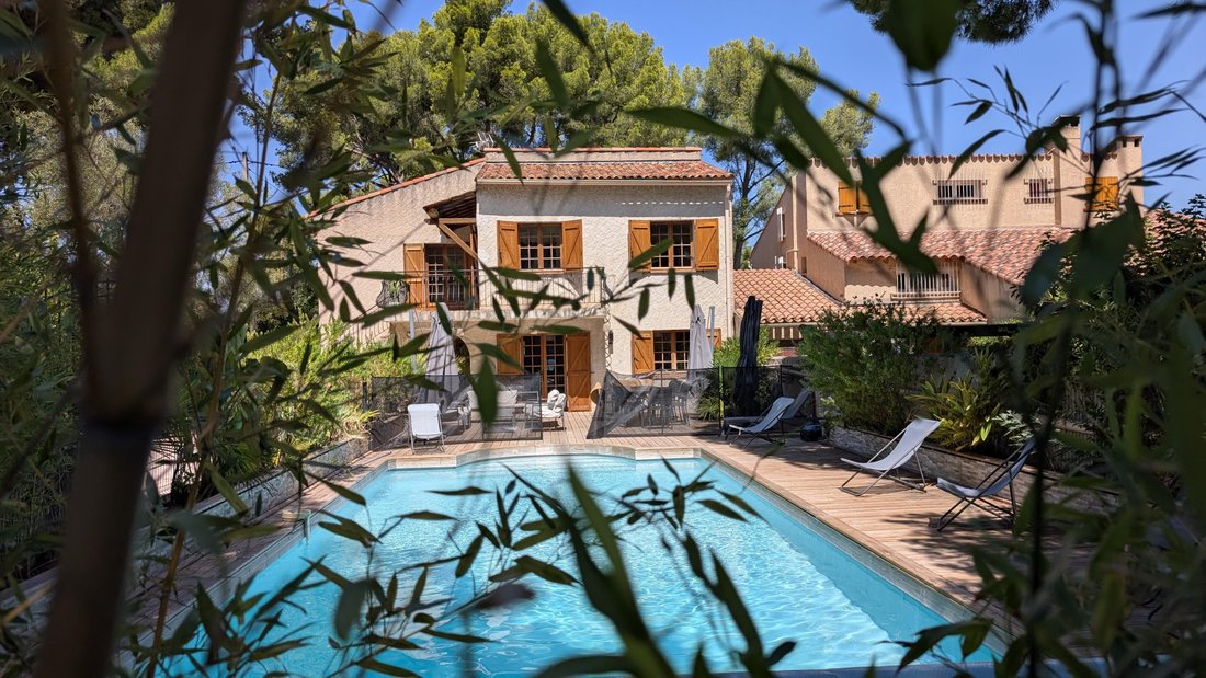 Villa in Saint-Cyr-sur-Mer, Provence-Alpes-Côte d'Azur, France 1 - 18321694