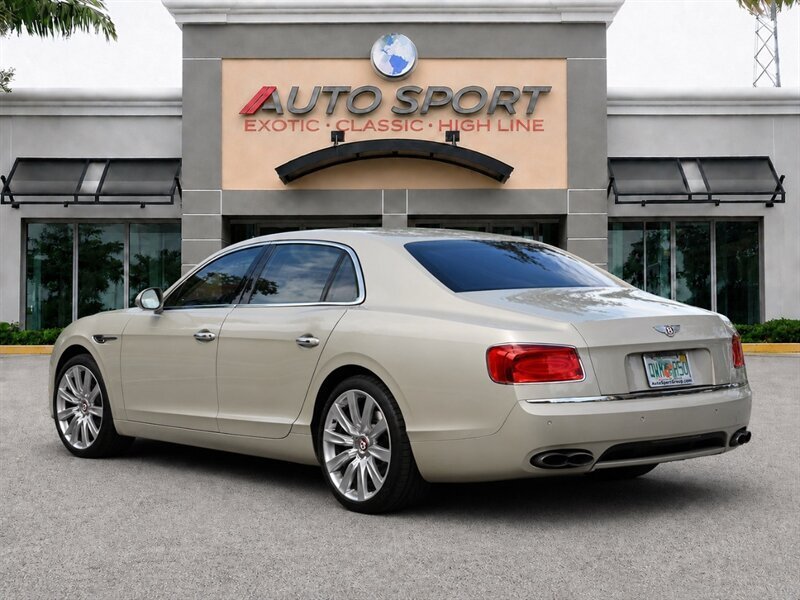 Sedan in Boca Raton, Florida, United States 3 - 11811497