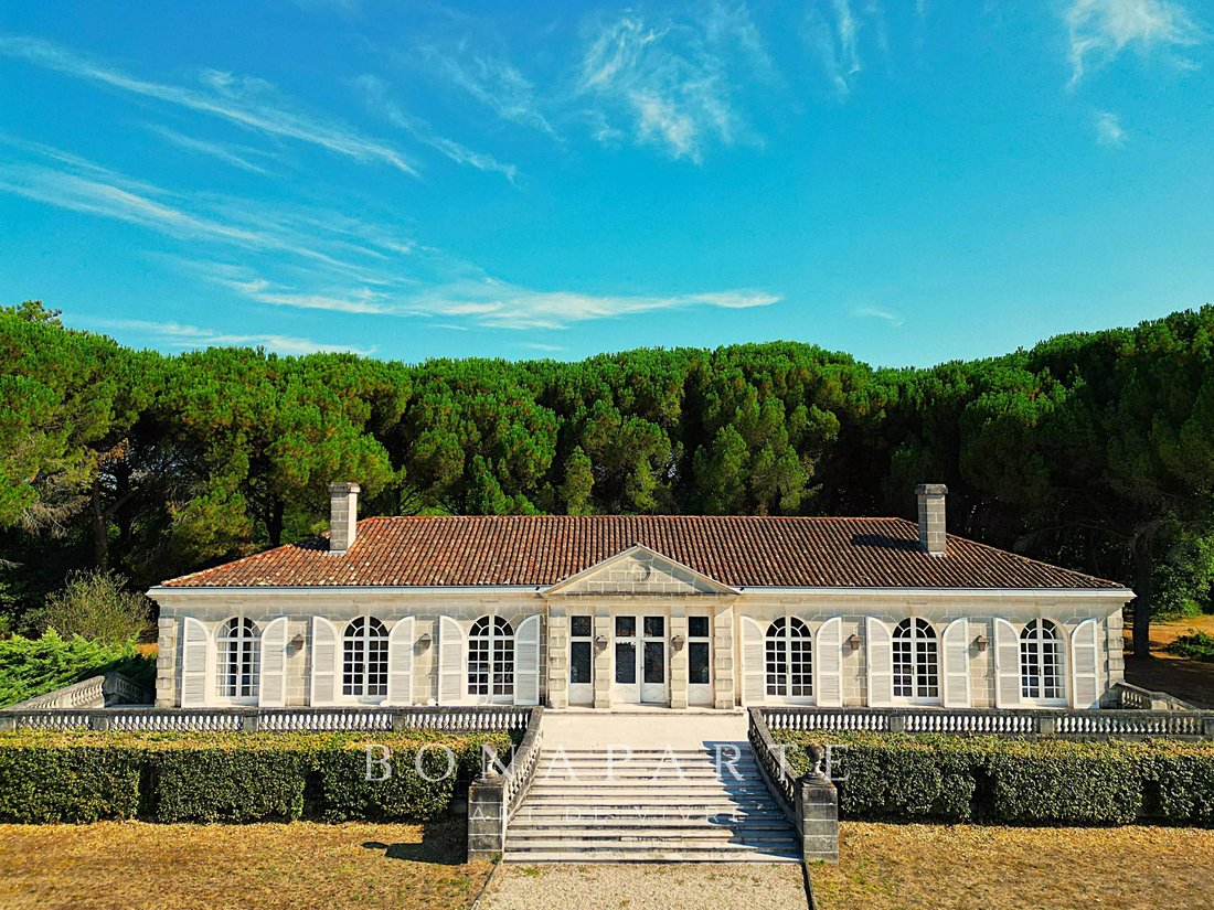 Castle in Saint-Laurent-Medoc, Nouvelle-Aquitaine, France 1 - 18526526