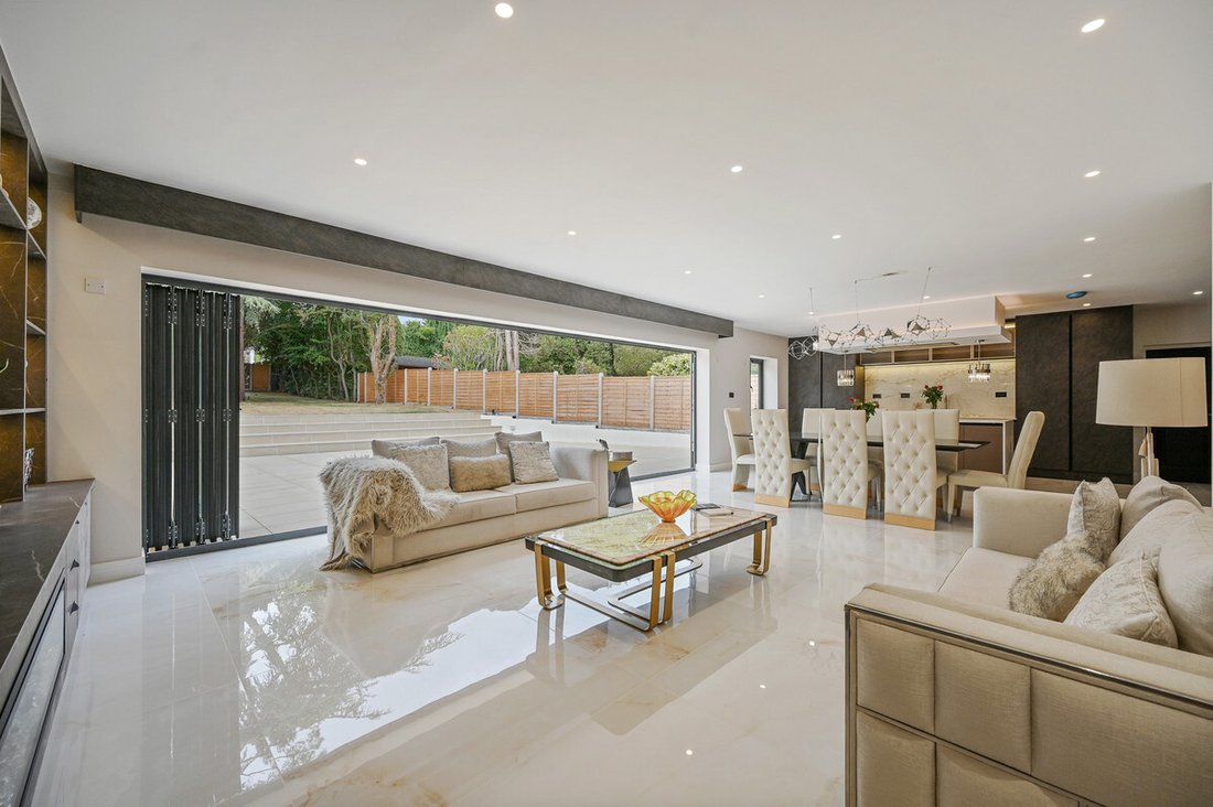 Bungalow in Radlett, Hertsmere, England 2 - 18615880