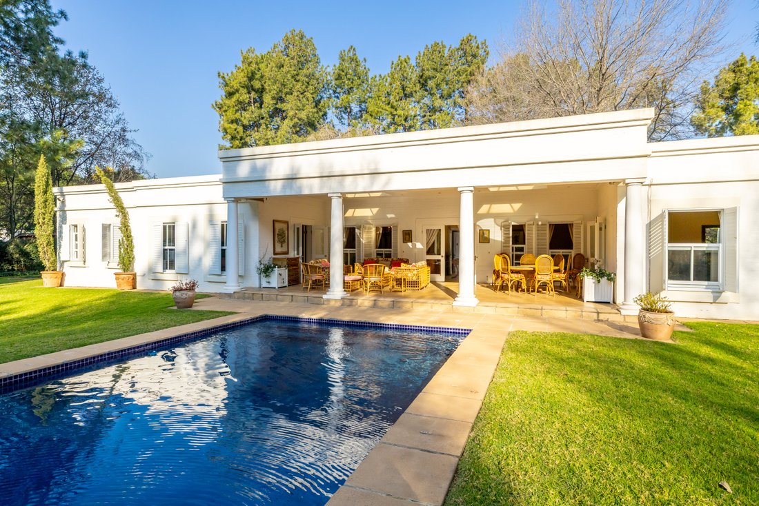 House in Broadacres, Gauteng, South Africa 1 - 18618005