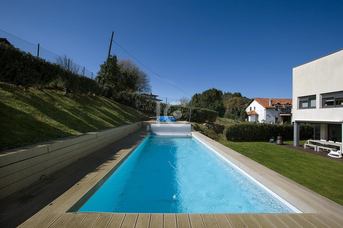 House in Barrika, Basque Country, Spain 4 - 15432332