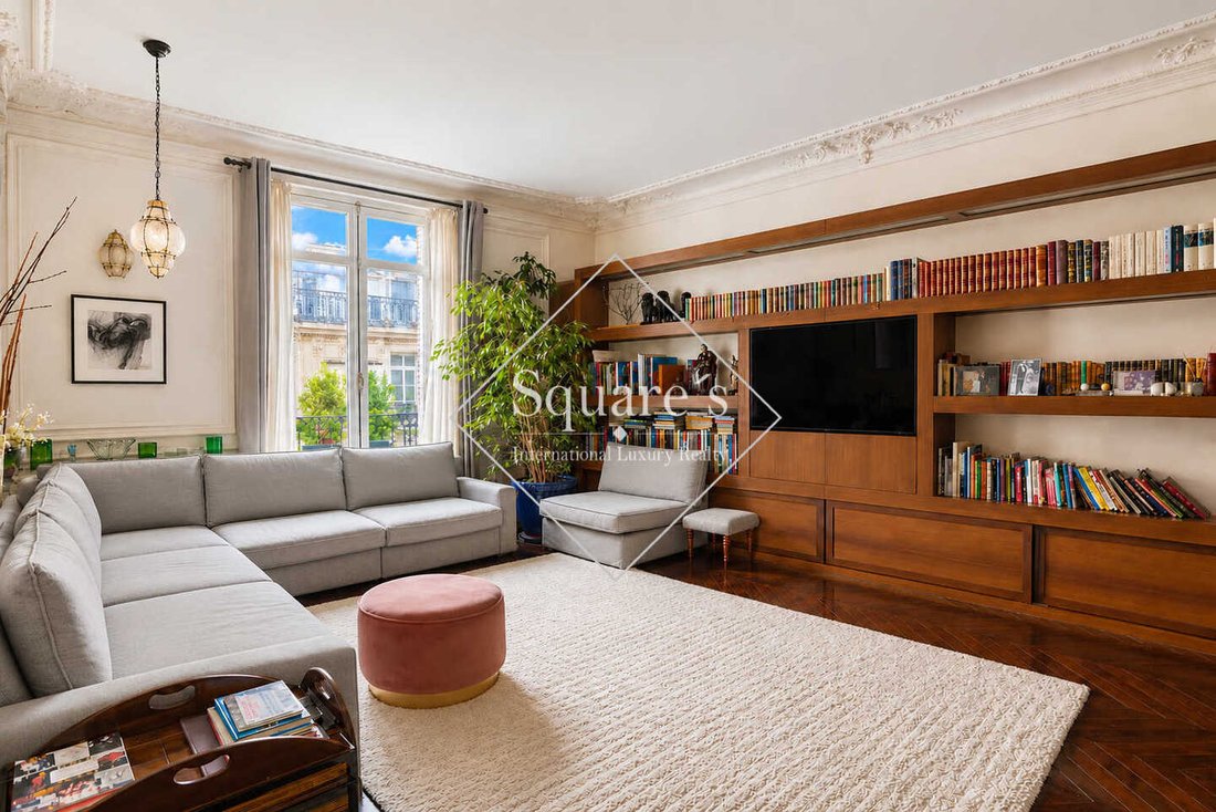 Apartment in La Fourche-Guy Môquet, Paris 17e Arrondissement, Paris 1 - 18622555