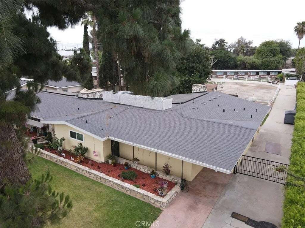 House in Signal Hill, California, United States 1 - 17841451