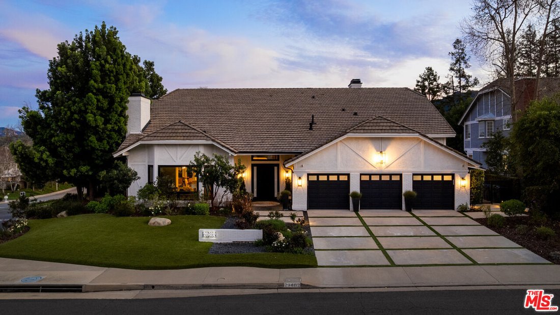Agoura Hills, California, United States 2 - 18622293