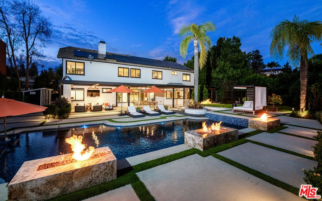 Agoura Hills, California, United States 1 - 18622293