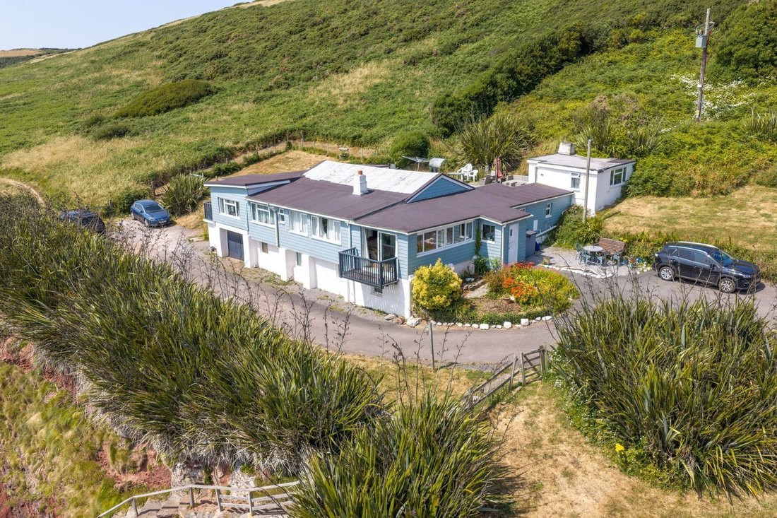 House in Manorbier, Wales 3 - 18615881