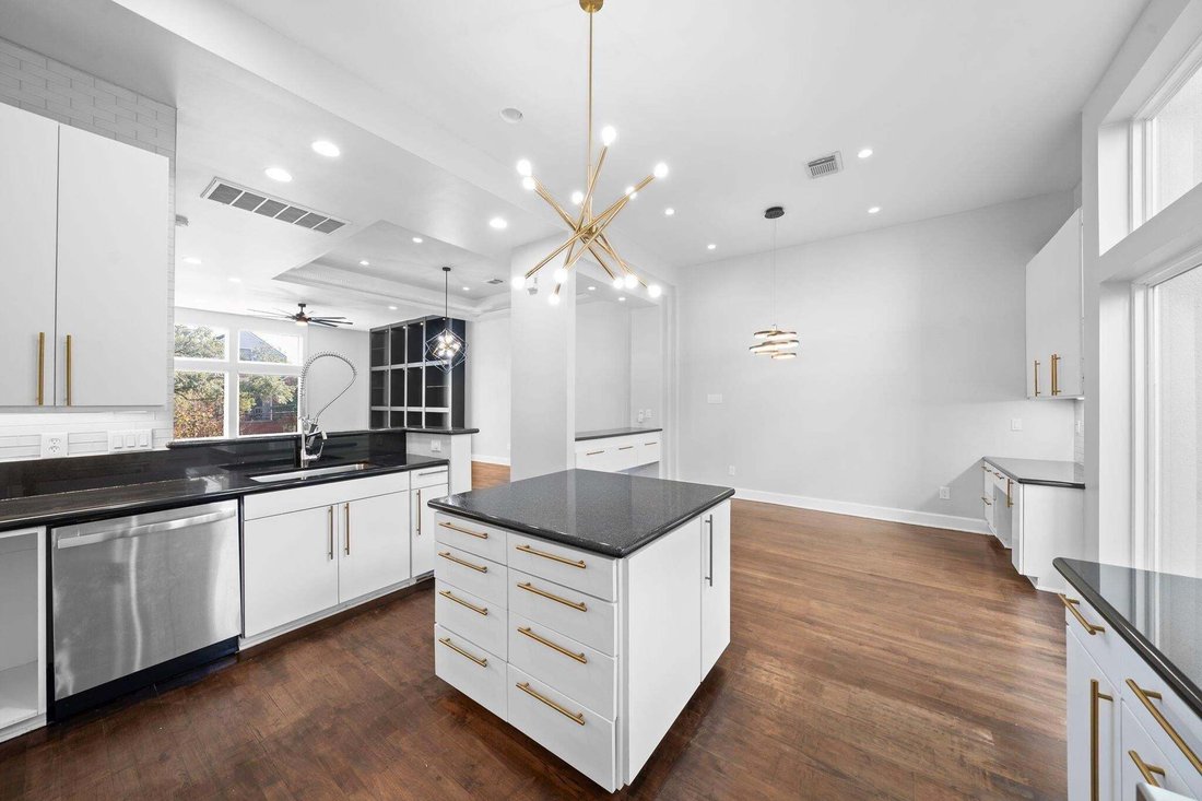 House in Houston, Texas, United States 5 - 18618962