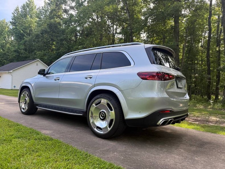 Suv in Glendale, United States 3 - 18620377