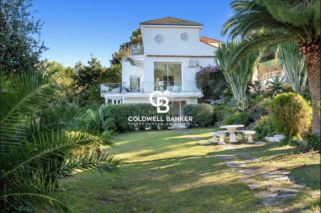 Villa in Antibes, Provence-Alpes-Côte d'Azur, France 3 - 18622540