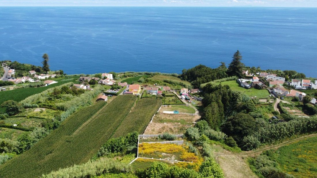 Land in Ponta Garca, Azores, Portugal 1 - 18621433