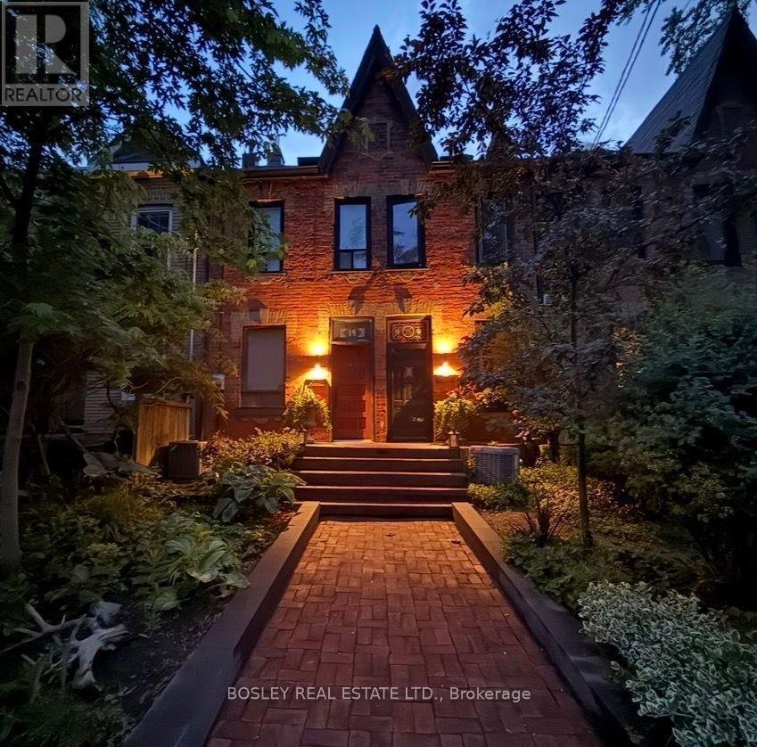 Townhouse in Toronto, Ontario, Canada 3 - 18619564