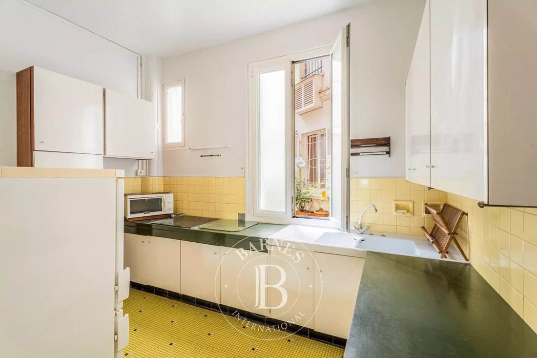 Apartment in Buttes Chaumont, Paris 19e Arrondissement, Paris 3 - 18617832