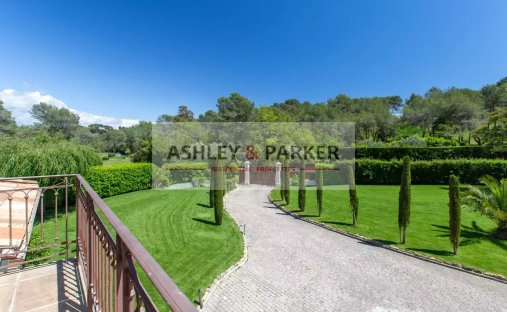 Villa in Grand'Piece-Les Plaines, Mouans-Sartoux, France 1