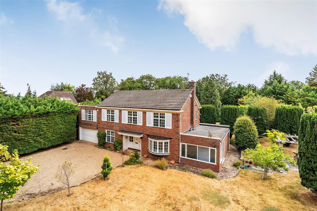 House in Hawks Hill, Fetcham, England 1 - 18558263