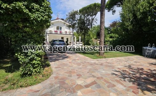 Villa in Center, Forte dei Marmi, Tuscany 1
