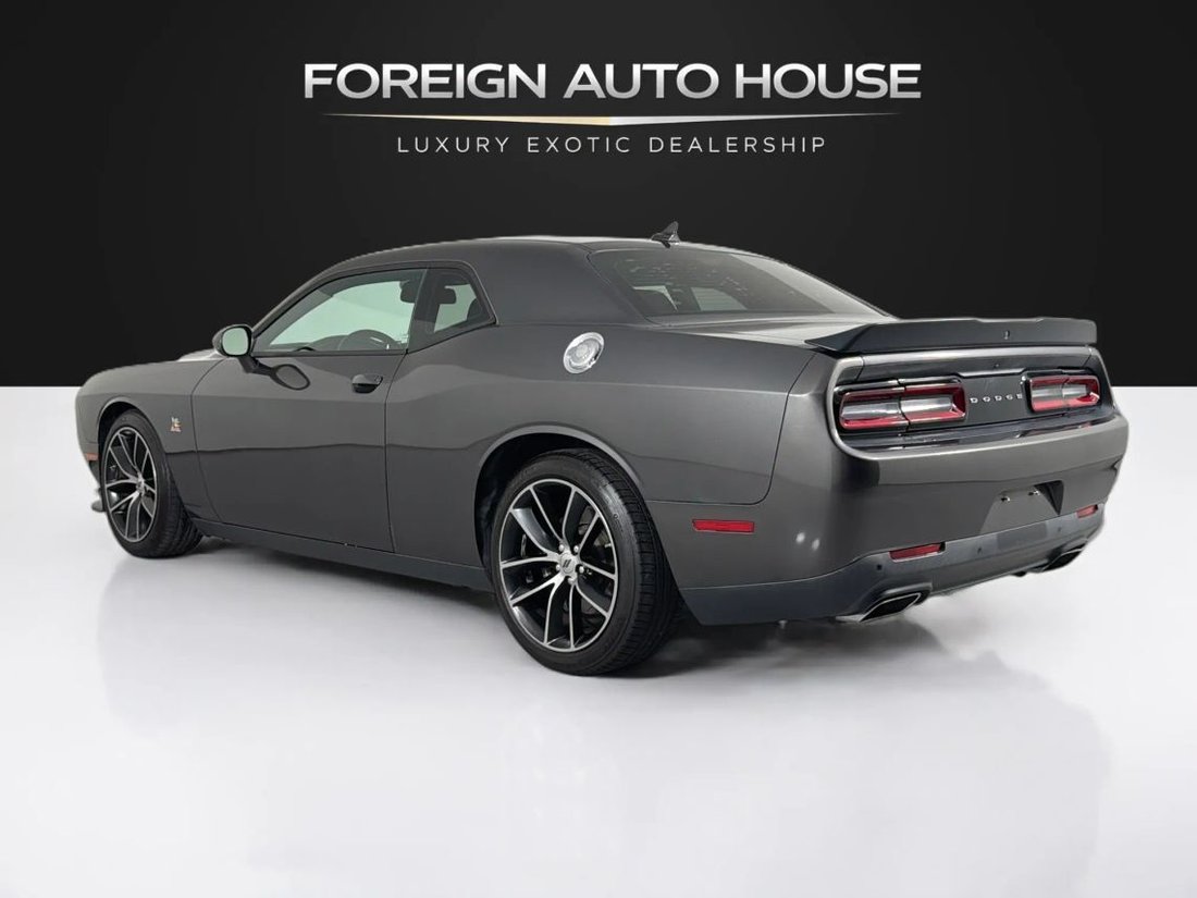 Coupe in Tampa, FL, United States 5 - 18616481