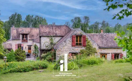 Estate in Moret-Loing-et-Orvanne, Ile-de-France, France 1
