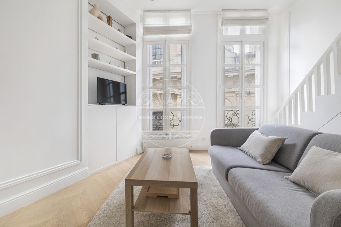 Apartment in Palais Royal, Paris 1er Arrondissement, Paris 4 - 18622095