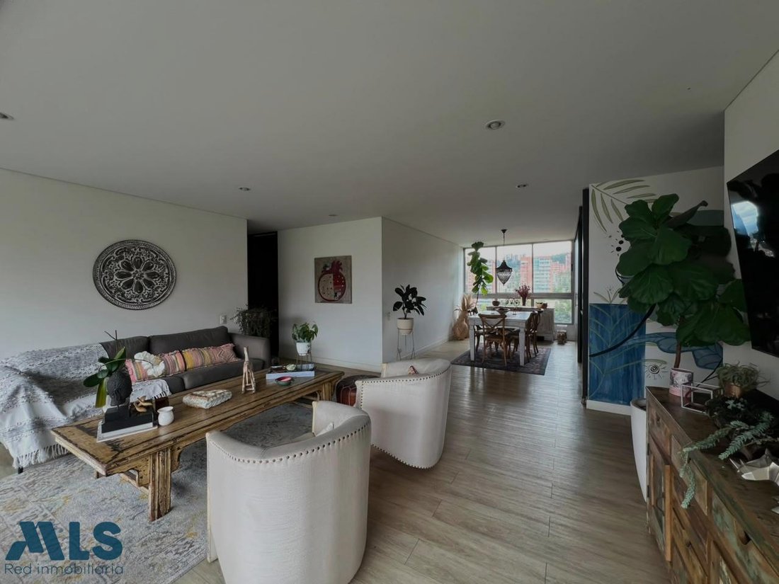 Apartment in Medellín, Antioquia, Colombia 3 - 18620474