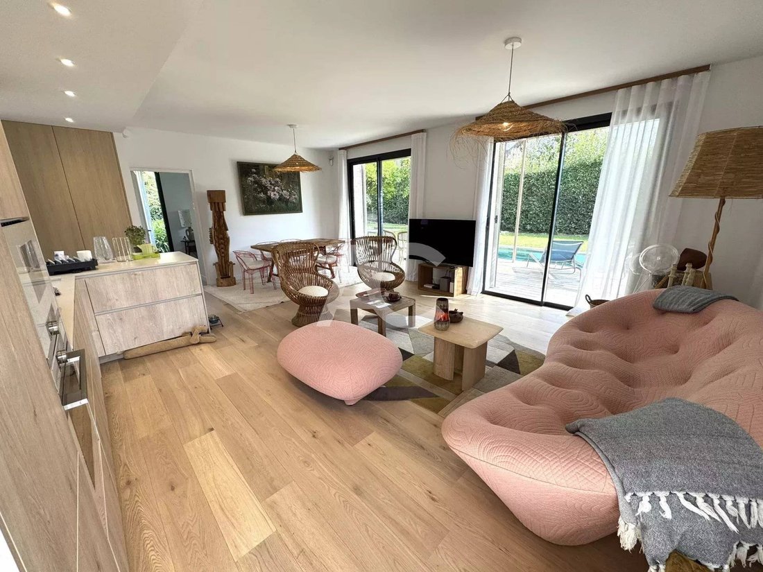 Villa in Fontmerle, Antibes, France 2 - 15675385