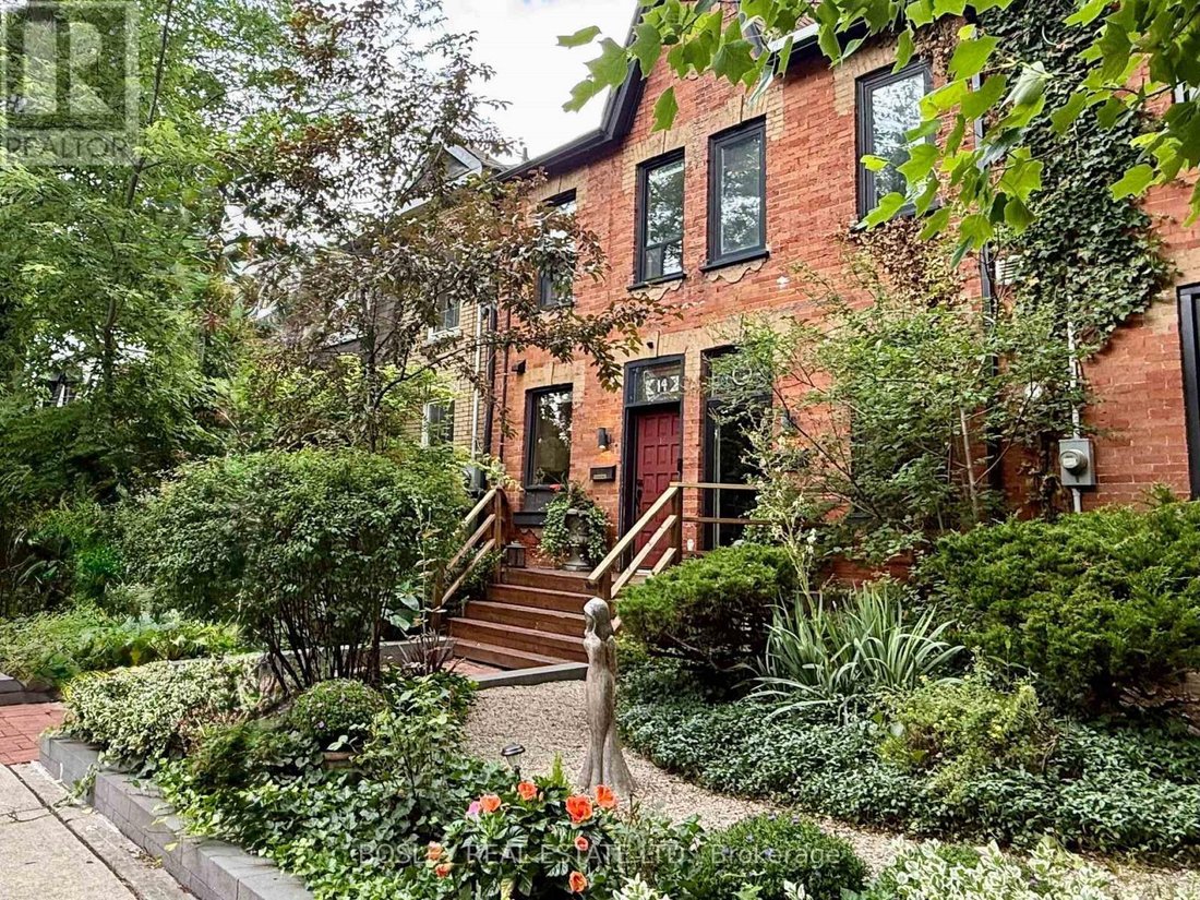Townhouse in Toronto, Ontario, Canada 2 - 18619564