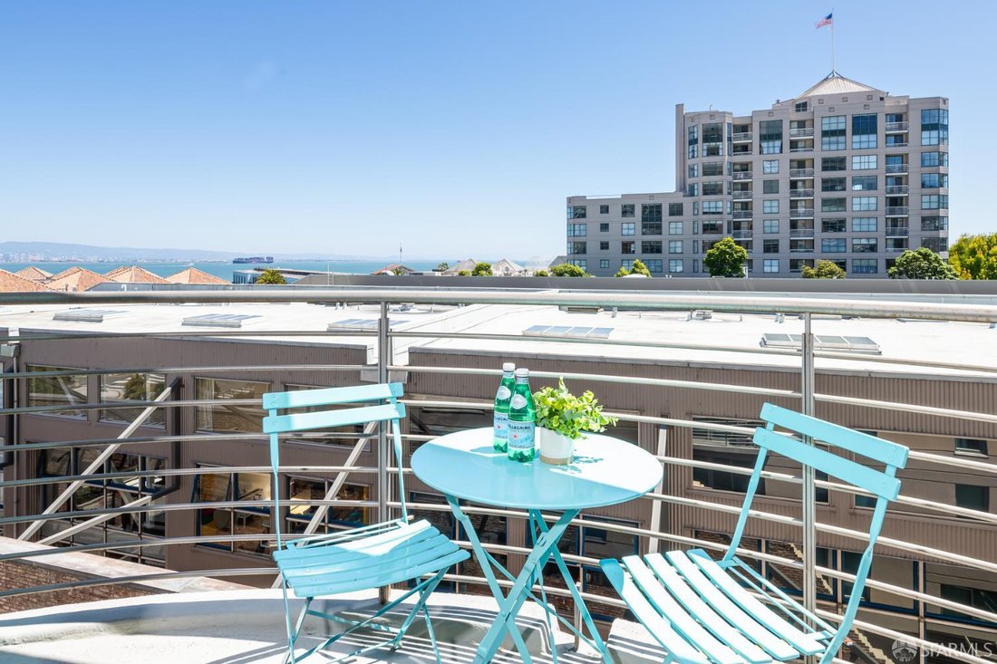Condo in San Francisco, California, United States 2 - 18616334