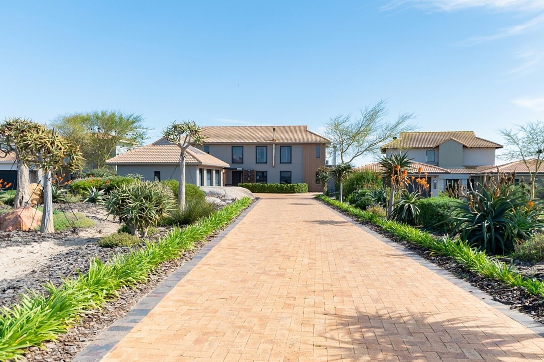 House in Country Club, Western Cape, South Africa 1 - 18618009