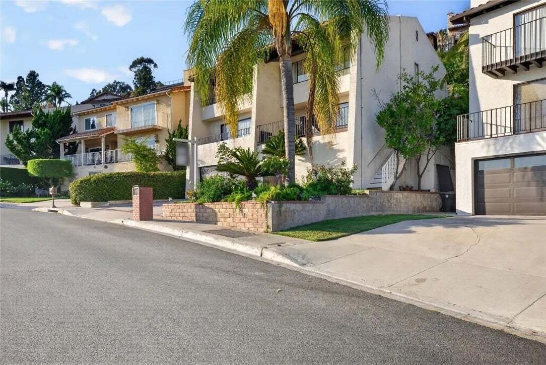 House in Burbank, California, United States 3 - 18208111