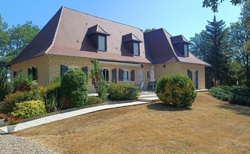 House in Beaulieu, Perigueux, France 1