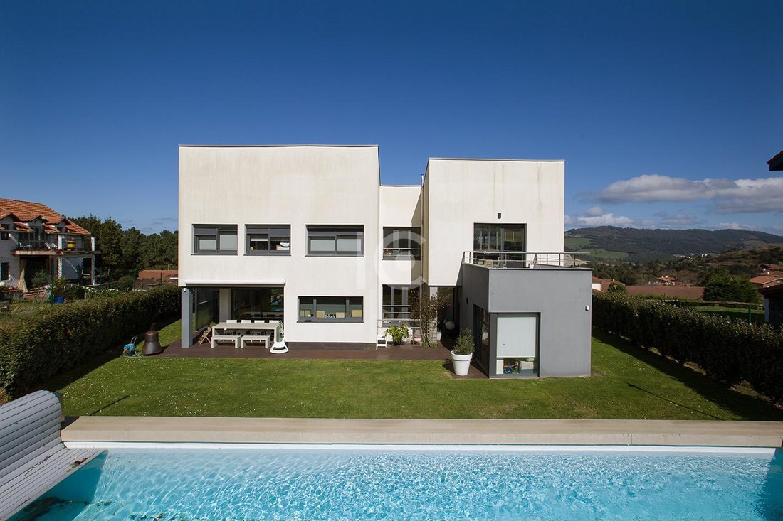 House in Barrika, Basque Country, Spain 1 - 15432332