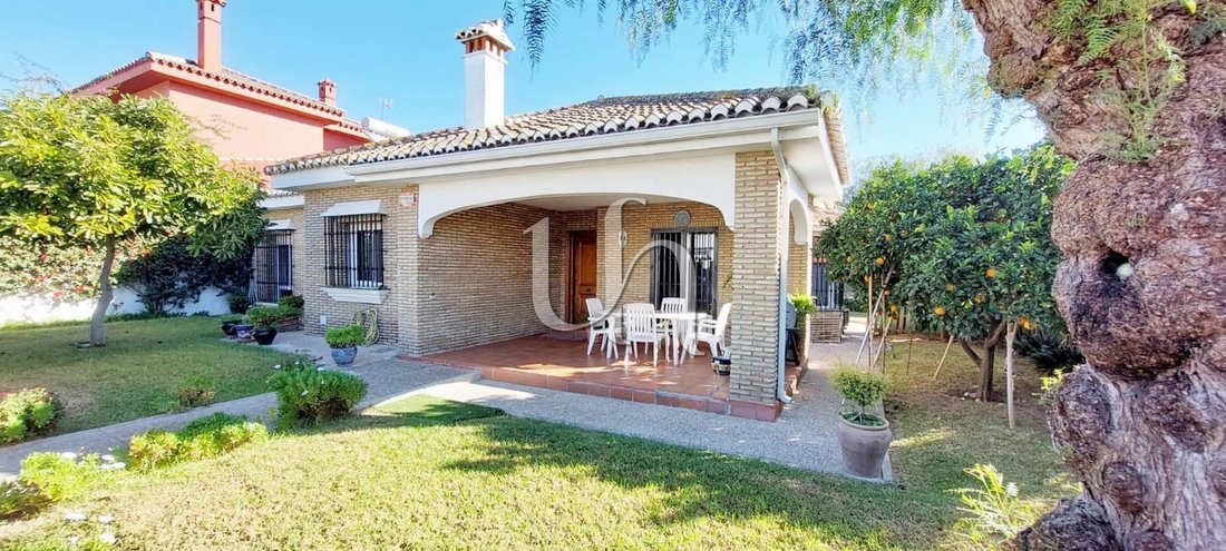 Chalet in El Puerto de Santa María, Andalusia, Spain 1 - 17444161