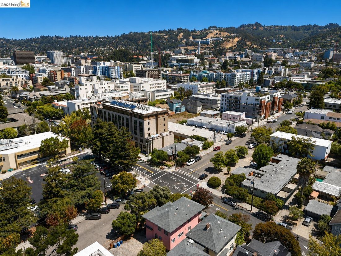 Autres à Berkeley, Californie, États-Unis 4 - 18618421