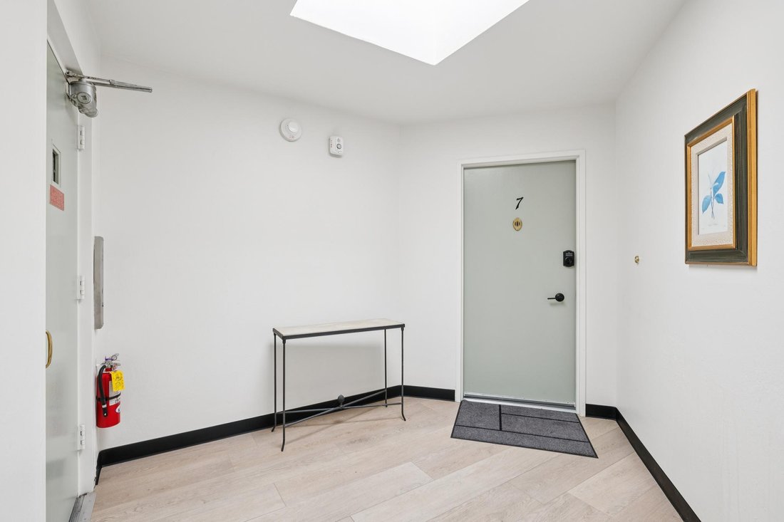 Apartment in San Francisco, California, United States 5 - 18623765