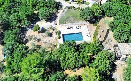 House in Correns, Provence-Alpes-Côte d'Azur, France 1