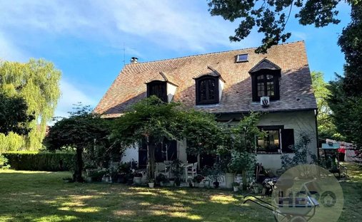 House in Jouars-Pontchartrain, Ile-de-France, France 1