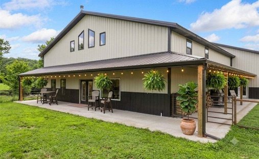 House in Diamond City, Arkansas, United States 1