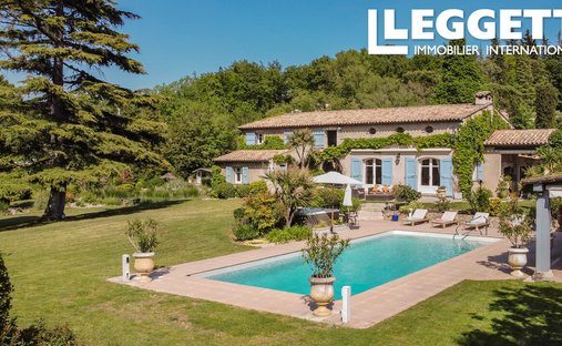 Villa in Châteauneuf-Grasse, Provence-Alpes-Côte d'Azur, France 1