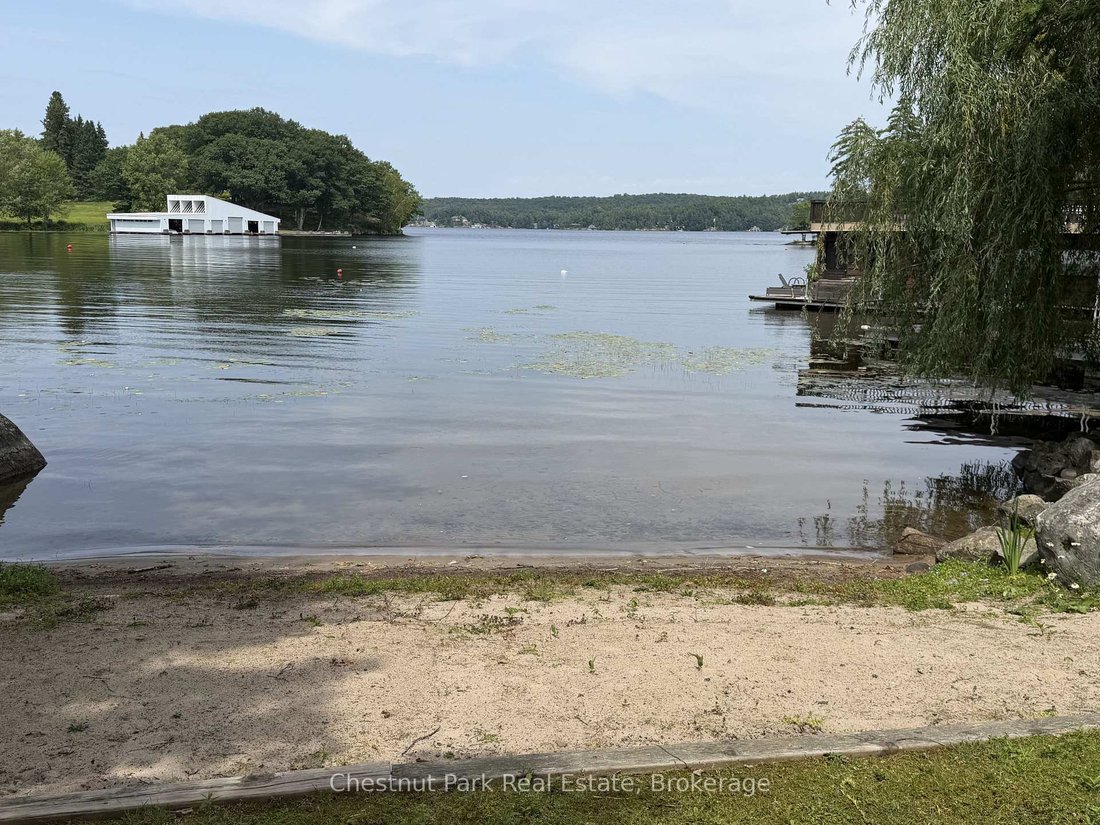 House in Muskoka Lakes, Ontario, Canada 2 - 18620665