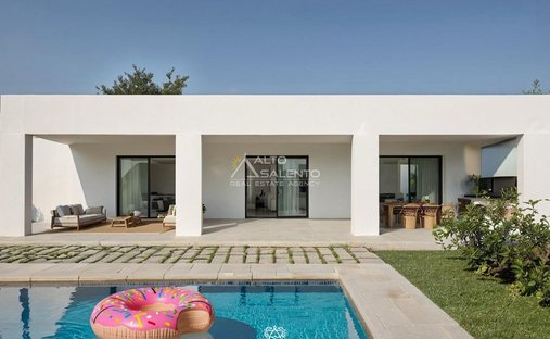 Villa in Center, Carovigno, Apulia 1