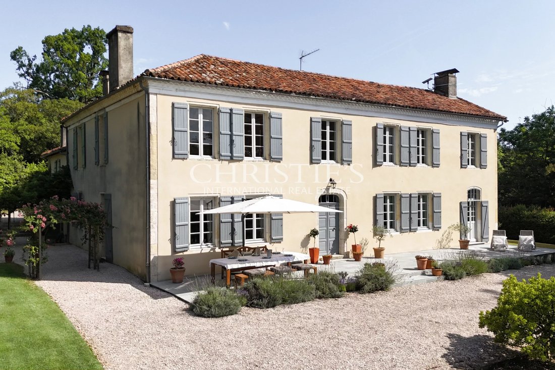 Estate in Saint-Sever, Nouvelle-Aquitaine, France 2 - 18198109