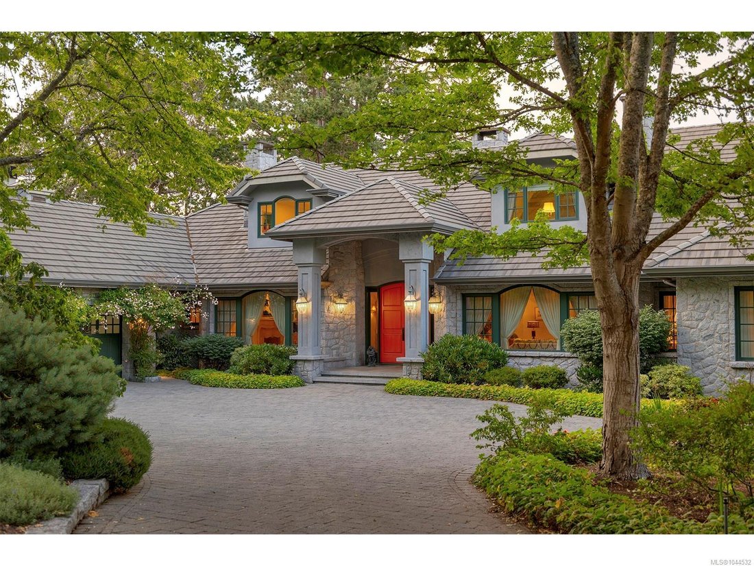 House in Oak Bay, British Columbia, Canada 1 - 18619845
