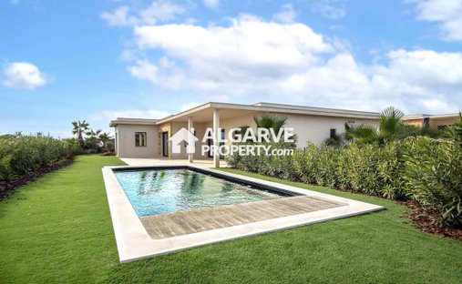 Villa in Montenegro, Algarve, Portugal 1