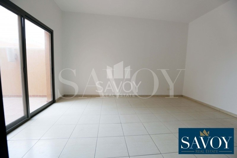 Villa in Rabdan, Abu Dhabi Emirate, United Arab Emirates 5 - 18621403