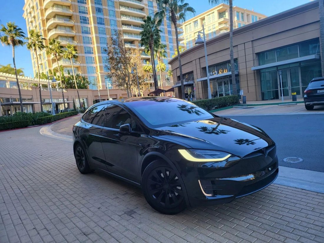 Suv in Riverside, CA, United States 5 - 18620533