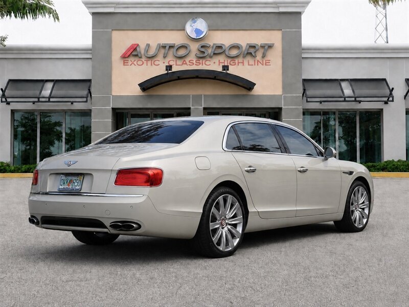Sedan in Boca Raton, Florida, United States 4 - 11811497