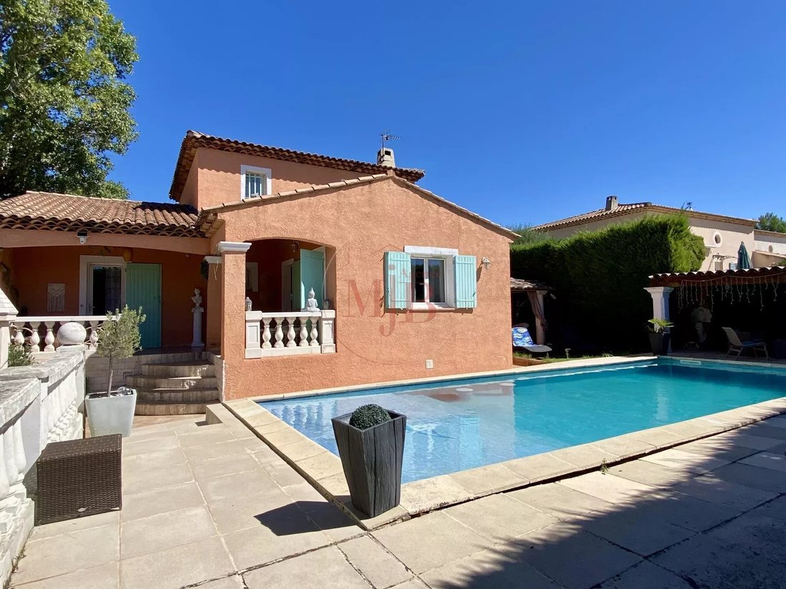 Villa in Châteauneuf-le-Rouge, Provence-Alpes-Côte d'Azur, France 1 - 16970918