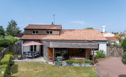 Casa a La Grand Noé, Vertou, Francia 1