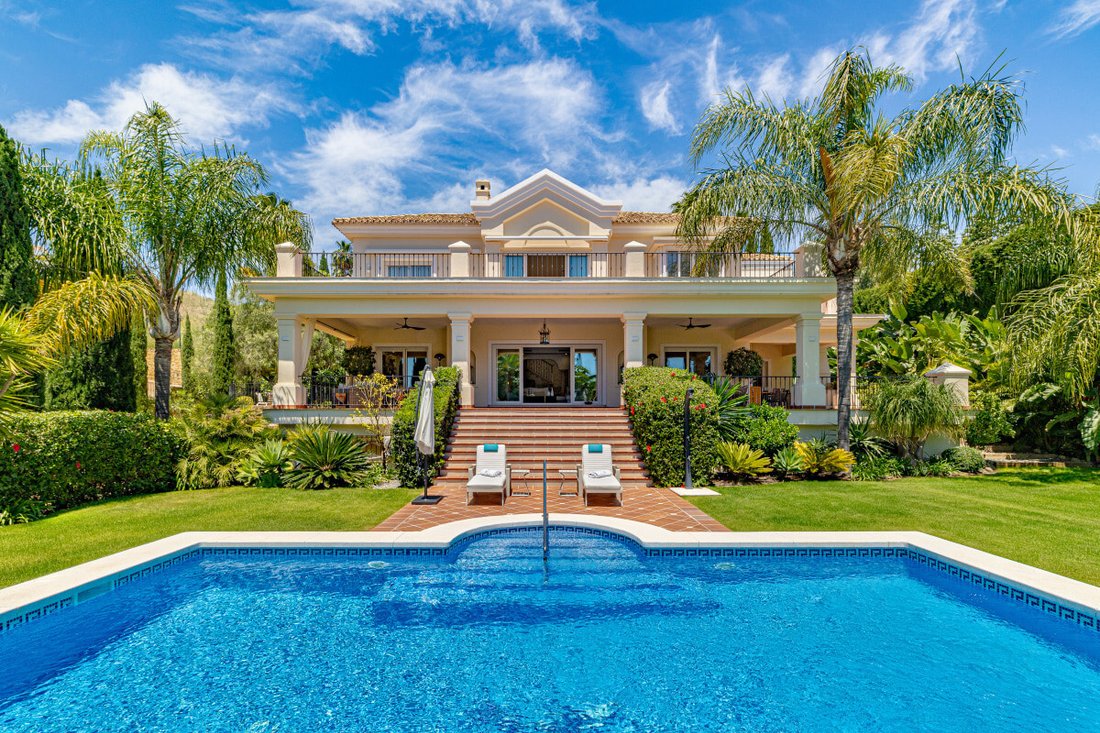 Villa in Cancelada, Estepona, Andalusia 1 - 18617040